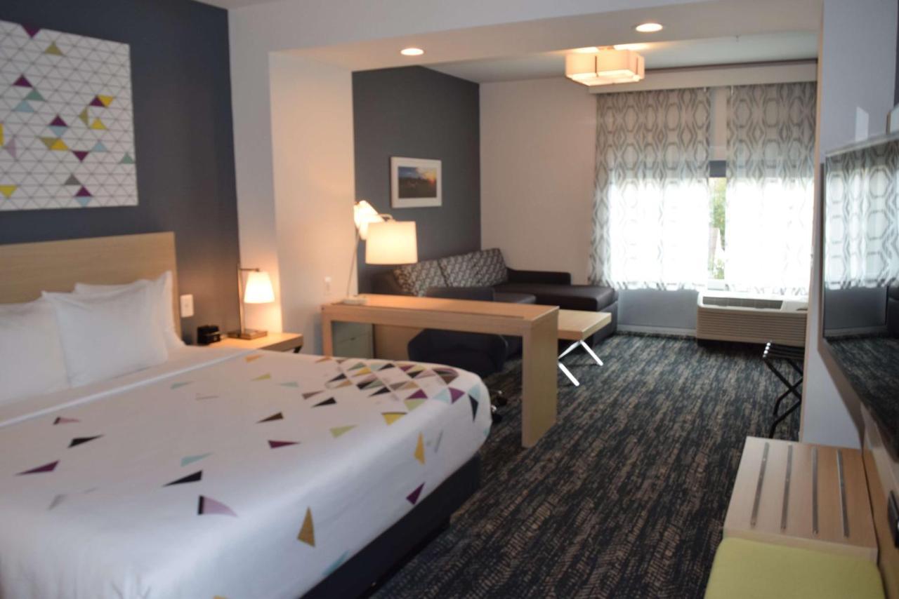 La Quinta Inn & Suites By Wyndham Manassas, Va- Dulles Airport Екстер'єр фото